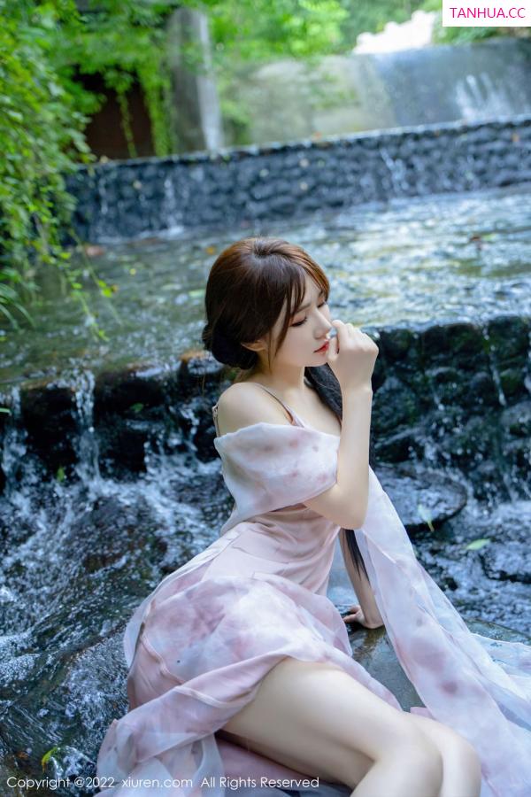 婠婠么  [XiuRen秀人网]高清写真图 2022.10.11 No.5690 婠婠么&小肥莹第23张图片